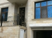 Satılır 4 otaqlı 180 m2 həyət evi Bakıxanov