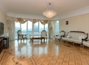 Satılır 5 otaqlı 315 m2 yeni tikili Nizami m.