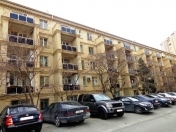 Satılır 3 otaqlı 110 m2 köhnə tikili Nizami m.