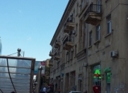 Satılır 3 otaqlı 83 m2 köhnə tikili Heydər Əliyev Mərkəzi