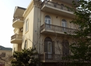 Satılır 9 otaqlı 650 m2 həyət evi Bakıxanov