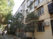 Satılır 1 otaqlı 33 m2 köhnə tikili Memar Əcəmi m.