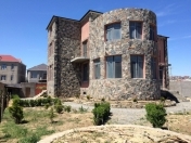 Satılır 6 otaqlı 880 m2 həyət evi Badamdar