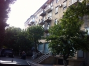 Satılır 3 otaqlı 100 m2 köhnə tikili Dostluq kinoteatrı