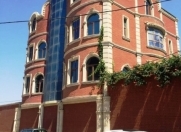 Satılır 8 otaqlı 1000 m2 həyət evi Bakıxanov