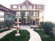 Satılır 10 otaqlı 500 m2 həyət evi Qaraçuxur