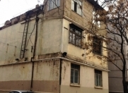 Satılır 2 otaqlı 55 m2 köhnə tikili Elmlər Akademiyası m.