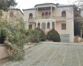İcarəyə verilir 8 otaqlı 500 m2 həyət evi Bakıxanov