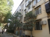Satılır 1 otaqlı 33 m2 köhnə tikili Memar Əcəmi m.