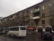 Satılır 1 otaqlı 45 m2 köhnə tikili Elmlər Akademiyası m.