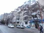 Satılır 1 otaqlı 33 m2 köhnə tikili Elmlər Akademiyası m.