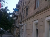 İcarəyə verilir 3 otaqlı 75 m2 köhnə tikili Səməd Vurğun parkı