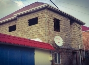 Satılır 5 otaqlı 90 m2 həyət evi Babək Plaza
