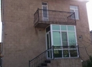 Satılır 4 otaqlı 300 m2 həyət evi Badamdar