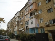 Satılır 5 otaqlı 90 m2 köhnə tikili Nəqliyyat Nazirliyi