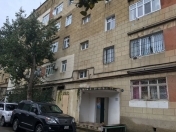 Satılır 4 otaqlı 95 m2 köhnə tikili Qara Qarayev m.