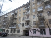 Satılır 3 otaqlı 75 m2 köhnə tikili Dostluq kinoteatrı