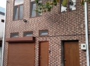 Satılır 5 otaqlı 200 m2 həyət evi Yasamal bazarı