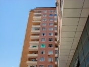 Satılır 4 otaqlı 196 m2 yeni tikili 5 mkr