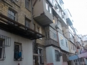 Satılır 3 otaqlı 65 m2 köhnə tikili 28 may