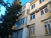 Satılır 3 otaqlı 110 m2 köhnə tikili Memar Əcəmi m.