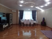 Satılır 3 otaqlı 187 m2 yeni tikili Nəsimi bazarı