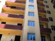 Satılır 2 otaqlı 90 m2 yeni tikili İnşaatçılar m.