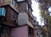 Satılır 3 otaqlı 86 m2 köhnə tikili 4 mkr