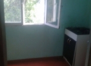 Satılır 2 otaqlı 33 m2 köhnə tikili Neftçilər m.