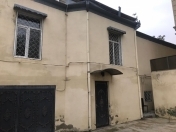 Satılır 4 otaqlı 200 m2 həyət evi İzmir parkı