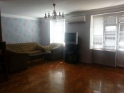 Satılır 3 otaqlı 100 m2 köhnə tikili Dövlət Statistika Komitəsi