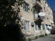 Satılır 3 otaqlı 110 m2 köhnə tikili Elmlər Akademiyası m.
