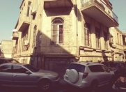 Satılır 6 otaqlı 315 m2 köhnə tikili İçəri Şəhər m.