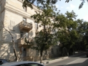 Satılır 2 otaqlı 60 m2 köhnə tikili Elmlər Akademiyası m.