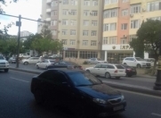 Satılır 3 otaqlı 125 m2 obyekt İnşaatçılar m.