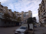 Satılır 4 otaqlı 100 m2 köhnə tikili İnşaatçılar m.