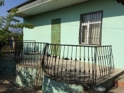 Satılır 3 otaqlı 1100 m2 bağ evi Novxanı