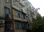 Satılır 3 otaqlı 65 m2 köhnə tikili Hərbi Hospital