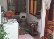 Satılır 3 otaqlı 100 m2 həyət evi İnşaatçılar m.