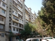Satılır 4 otaqlı 120 m2 köhnə tikili Ukrayna dairəsi