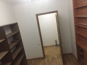 İcarəyə verilir 3 otaqlı 100 m2 obyekt Şah İsmayıl Xətai m.