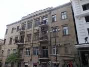 Satılır 4 otaqlı 210 m2 köhnə tikili İçəri Şəhər m.