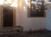 Satılır 4 otaqlı 80 m2 həyət evi İnşaatçılar m.