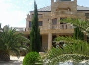 Satılır 10 otaqlı 1200 m2 bağ evi Novxanı