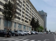 Satılır 3 otaqlı 100 m2 köhnə tikili Ayna Sultanova heykəli