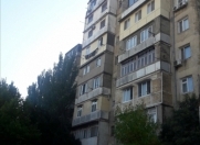 Satılır 4 otaqlı 95 m2 köhnə tikili 1 mkr