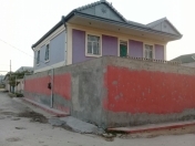 Satılır 9 otaqlı 200 m2 həyət evi Əmircan