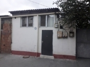 Satılır 2 otaqlı 40 m2 həyət evi İnşaatçılar m.