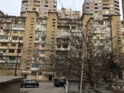 Satılır 2 otaqlı 65 m2 köhnə tikili Ayna Sultanova heykəli