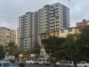 Satılır 1 otaqlı 50 m2 yeni tikili İnşaatçılar m.